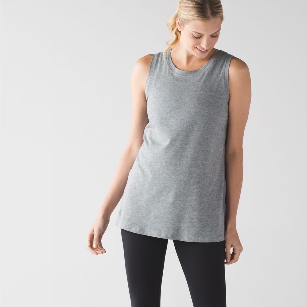 Lululemon Muscle Swing Tank Sz 8 Grey